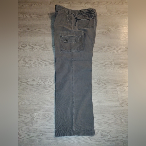 Eddie Bauer Utility Fit Cargo Pants Men's 38" Waist, 36" Inseam, 12.5" Rise - Picture 3 of 8